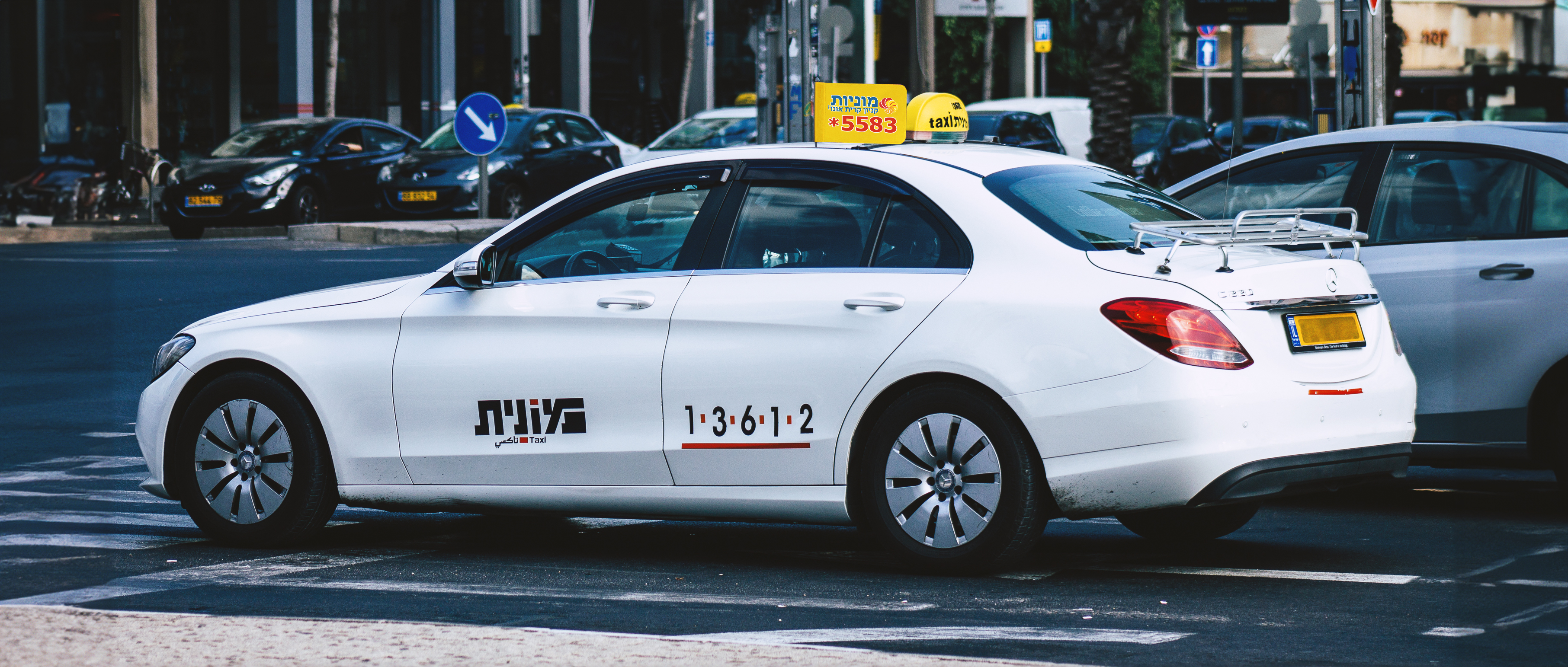 דגלים למוניות